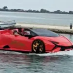 Supercar που… πλέει: Το Jet Car που τρελαίνει τη Λευκάδα ( VIDEO )