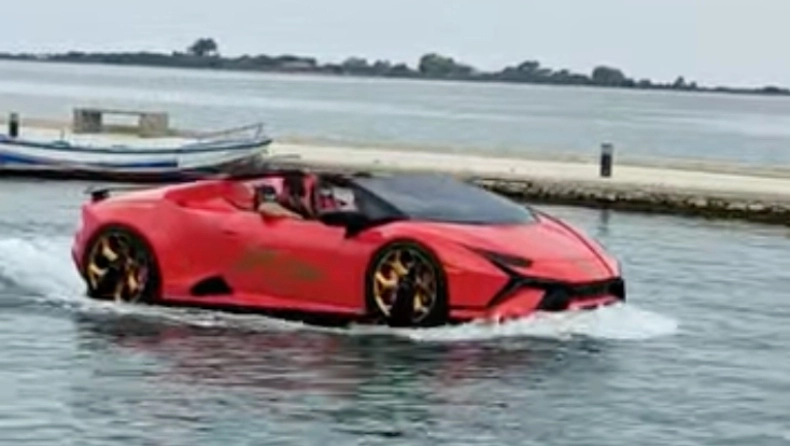 Supercar που… πλέει: Το Jet Car που τρελαίνει τη Λευκάδα ( VIDEO )
