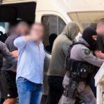 Απολογούνται οι 17 της «μαφίας της Κρήτης» – Συγγενείς φώναζαν «σε αγαπώ πολύ»