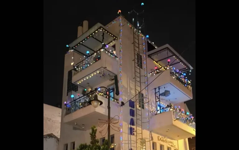 Χριστούγεννα από… Σεπτέμβρη: Πολυκατοικία στις Συκιές Θεσσαλονίκης άναψε τα λαμπάκια ( VIDEO ) 250918090718_othonis-2025-09-18-090615