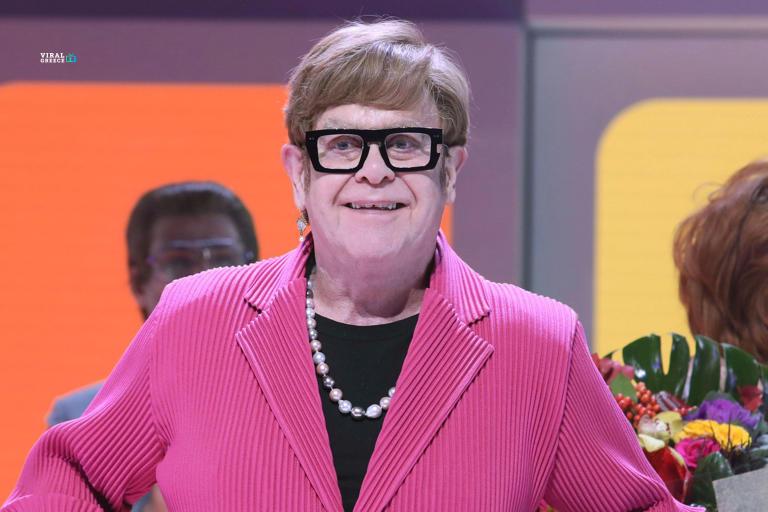 Ο Έλτον Τζον μετέτρεψε τα γoνατά του σε… κοσμήματα!