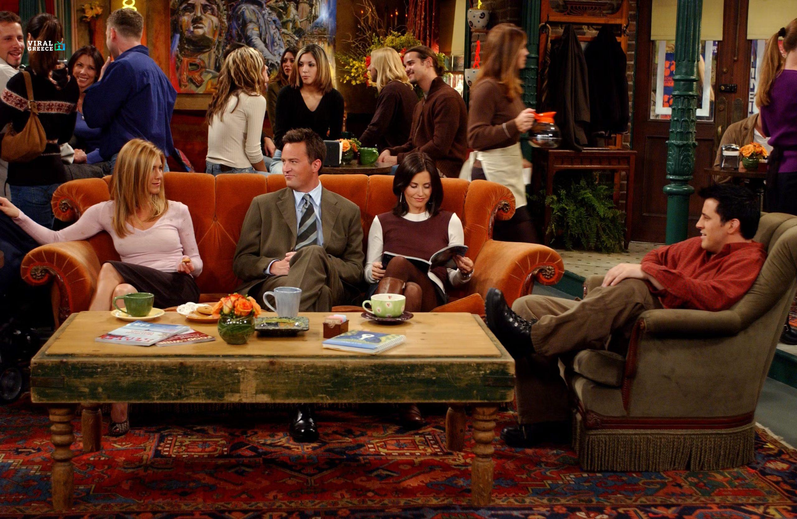 Το Central Perk γίνεται πραγματικότητα στη Νέα Υόρκη – Ο πορτοκαλί καναπές σε περιμένει! central-perk-scaled
