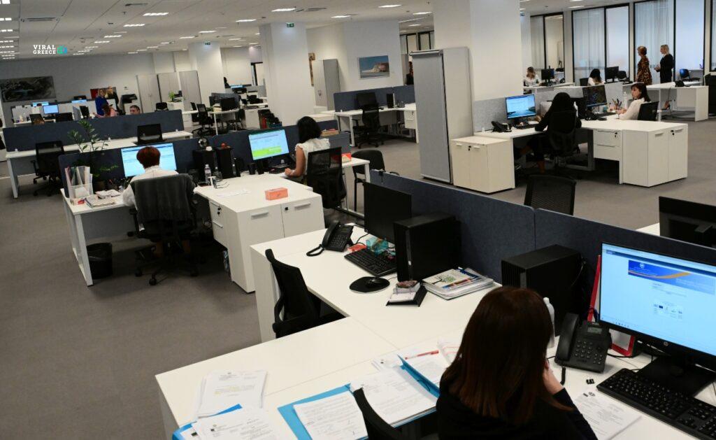 Αυξήσεις και νέες ωφέλειες για τους δημοσίους υπαλλήλους από το 2026