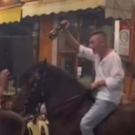 Βίντεο-σοκ από Λέσβο: Άλογο εξαναγκάστηκε να «χορέψει» σε γλέντι ( VIDEO )