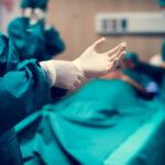 Αναισθησιολόγος εγκατέλειψε το χειρουργείο για κάνει σεξ με νοσοκόμα Αναισθησιολόγος εγκατέλειψε το χειρουργείο για κάνει σεξ με νοσοκόμα