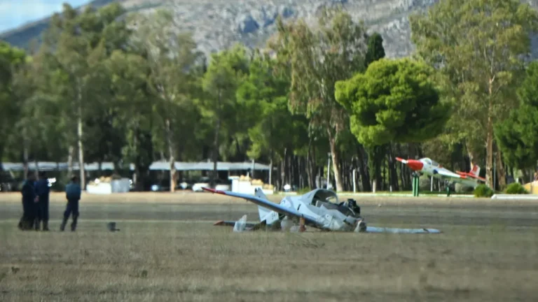 Ατύχημα με εκπαιδευτικό αεροπλάνο στο Τατόι 30b37593-6683631