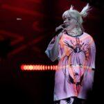 Απίστευτο περιστατικό στη συναυλία της Μπίλι Άιλις – Θαυμαστής την άρπαξε μπροστά σε χιλιάδες θεατές! Απίστευτο περιστατικό στη συναυλία της Μπίλι Άιλις – Θαυμαστής την άρπαξε μπροστά σε χιλιάδες θεατές!