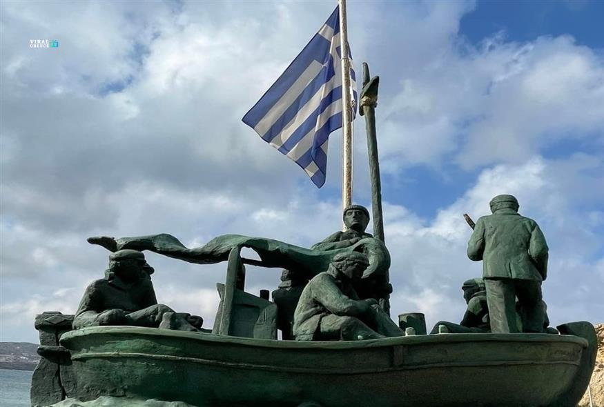 Ελληνική σημαία στην Όλυμπο Καρπάθου μετά από 650 χρόνια – Παράδοση Ιταλών στους επαναστάτες 875_a6652911-3a40-4f76-a4ed-1d4454b91186