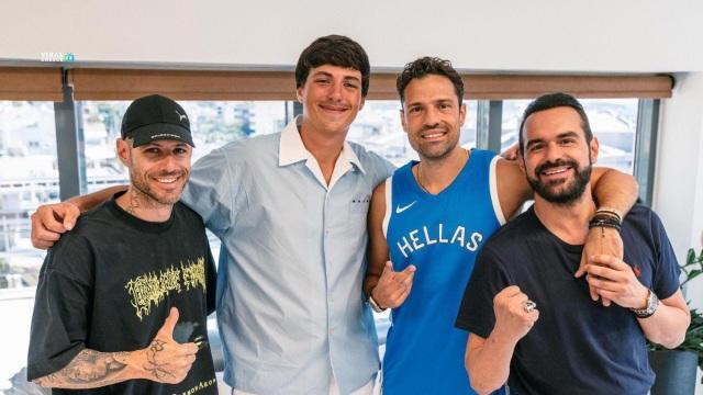 Κωνσταντίνος Αργυρός: Ο πρώτος Έλληνας καλλιτέχνης που υπογράφει με τη Warner Music