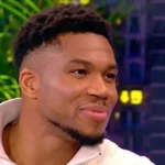 Γιάννης Αντετοκούνμπο: «Η Μαράια ήταν η πρώτη μου κοπέλα – αν δεν την ενέκρινε η μητέρα μου, θα της έλεγα “σε παρακαλώ”