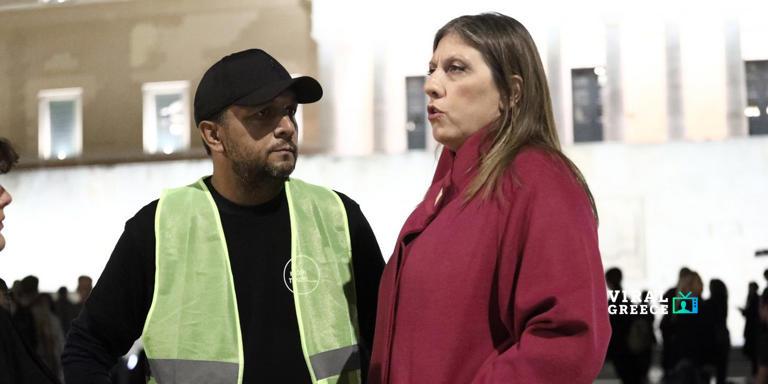 Ζωή Κωνσταντοπούλου και Ρούτσι καθάρισαν τον χώρο μπροστά από το Μνημείο του Άγνωστου Στρατιώτη AA1PdRwx.img