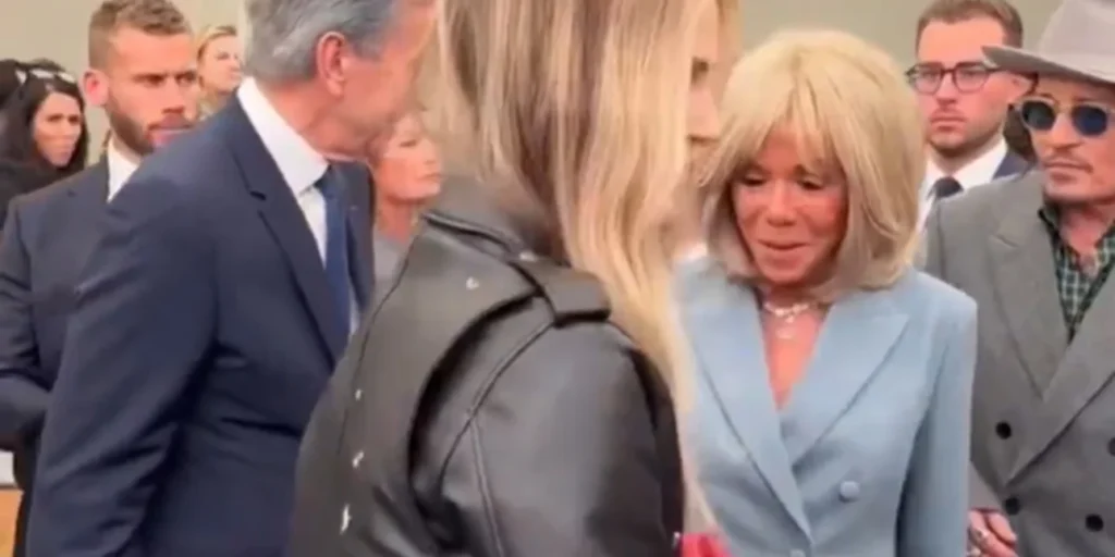 Σαρλίζ Θερόν σνομπάρει τον Τζόνι Ντεπ στο σόου του Dior – Η αντίδραση που έγινε viral! ( VIDEO )