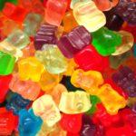 Άντρας νοσηλεύτηκε μετά από υπερβολική κατανάλωση ζελεδακίων