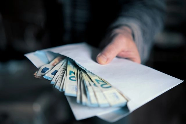 Συνελήφθη εγκληματική οργάνωση για παράνομες επιστροφές ΦΠΑ