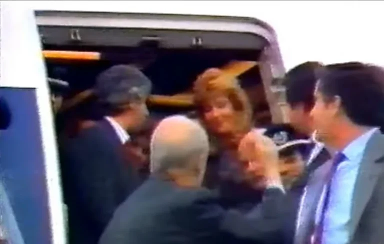 Σαν σήμερα 22 Οκτωβρίου το 1988: Το “νεύμα” του Ανδρέα Παπανδρέου προς τη Δήμητρα Λιάνη που άλλαξε την πολιτική και προσωπική ιστορία της Ελλάδας mara-1390-74.jpg