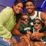 Μόνιμα στην Αθήνα η οικογένεια του Γιάννη Αντετοκούνμπο