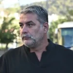 Βασίλης Μπισμπίκης: Ζήτησε συγγνώμη και πήγε γλυκά σε όσους υπέστησαν ζημιές από το τροχαίο που προκάλεσε