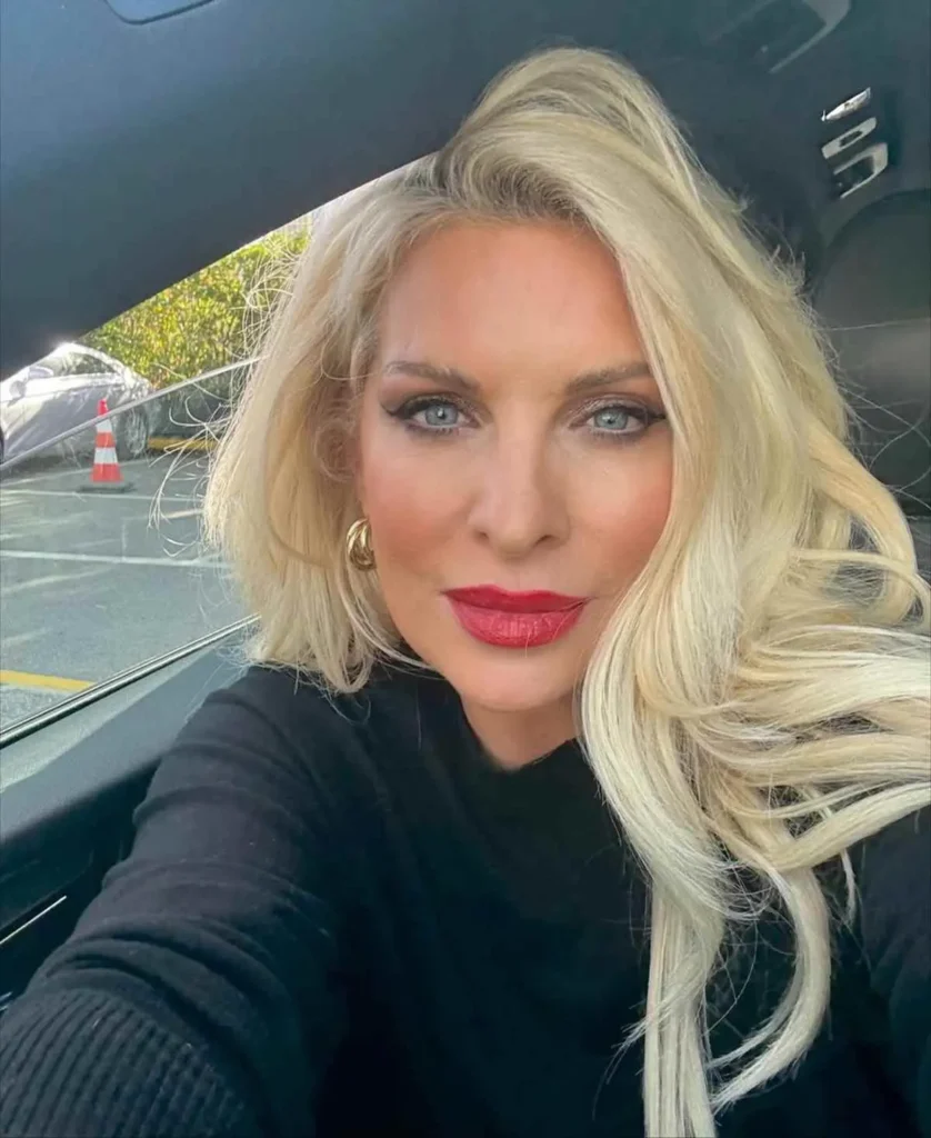 Ελένη Μενεγάκη: Λάμψη, κόκκινο κραγιόν και καλή διάθεση – Οι νέες φωτογραφίες που ξετρέλαναν το Instagram 583310446 18542030797037727 6296910023209260849 njpg