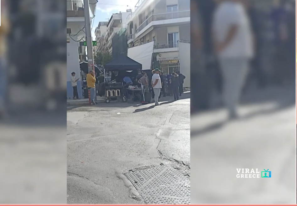 Emily in... Petralona: Τι κάνει η Λίλι Κόλινς στην Ελλάδα; Screenshot 2025 11 13 at 12.31.22