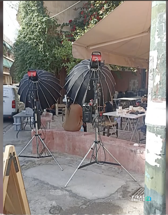 Emily in... Petralona: Τι κάνει η Λίλι Κόλινς στην Ελλάδα; Screenshot 2025 11 13 at 12.31.56