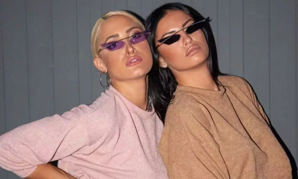 Η απουσία που άναψε… φωτιές: Γιατί η Δήμητρα Αλεξανδράκη δεν πήγε στον γάμο της Στέλας Πάσσαρη με κουμπάρα την Ιωάννα Τούνη