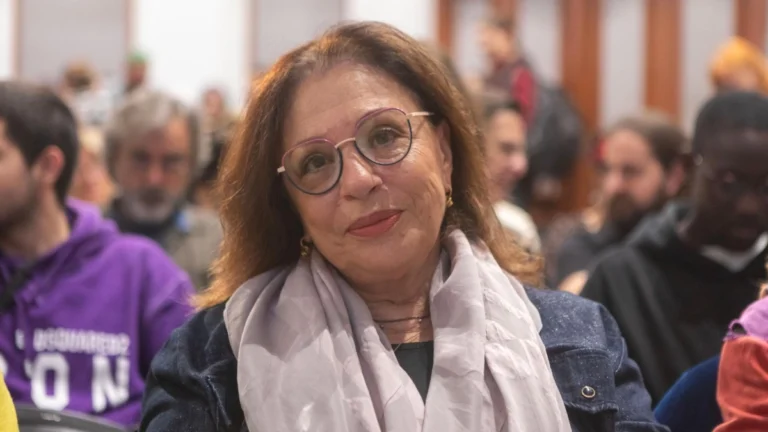 Μια παλιά φωτογραφία που «λύγισε» τη Χάρις Αλεξίου alexiou