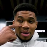 Με μαυρισμένο μάτι ο Γιάννης Αντετοκούνμπο: «Έτρεξα να σταματήσω ληστή που άρπαζε τσάντα γυναίκας και μου έριξε αγκωνιά» Με μαυρισμένο μάτι ο Γιάννης Αντετοκούνμπο: «Έτρεξα να σταματήσω ληστή που άρπαζε τσάντα γυναίκας και μου έριξε αγκωνιά»