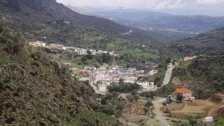 Μακελειό σε χωριό της Κρήτης: Πήραν τα όπλα και άρχισαν να “γαζώνουν” borizia_8824