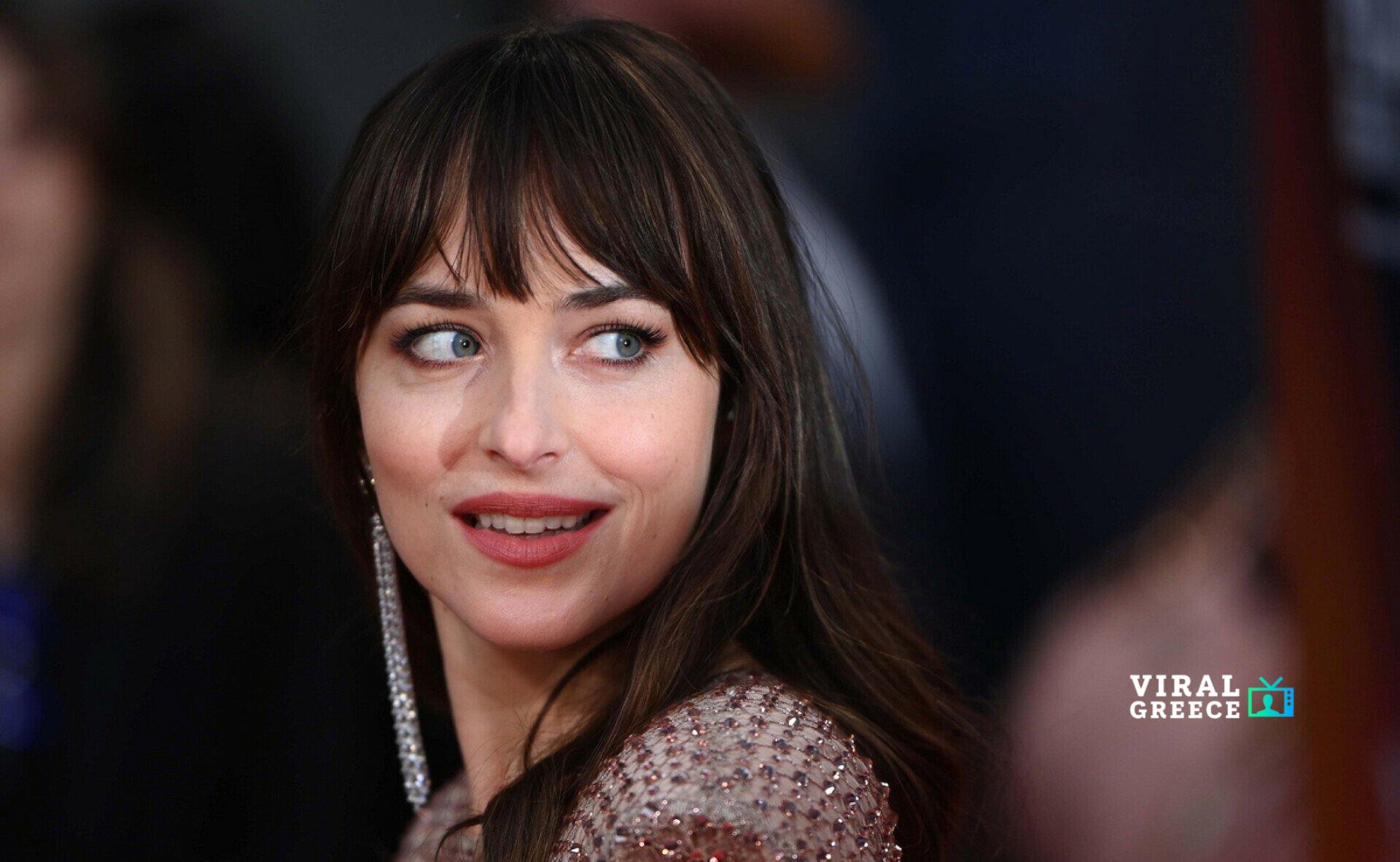 Η Ντακότα Τζόνσον «καρφώνει» τον Λάνθιμο: «Ξέρεις, υπάρχουν κι άλλες ηθοποιοί πέρα από την Έμα Στόουν…» dakota-tzonson