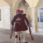 Συγκίνηση στην Προεδρική Φρουρά: Viral βίντεο δείχνει εύζωνα να ολοκληρώνει την τελευταία του υπηρεσία με δάκρυα