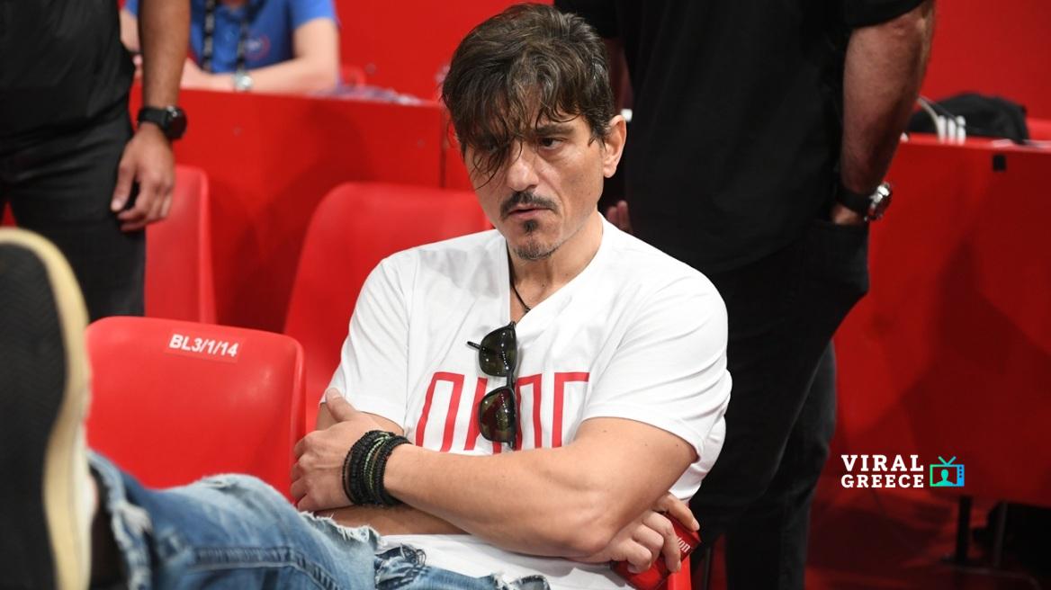 giannakopoulos_perimenei