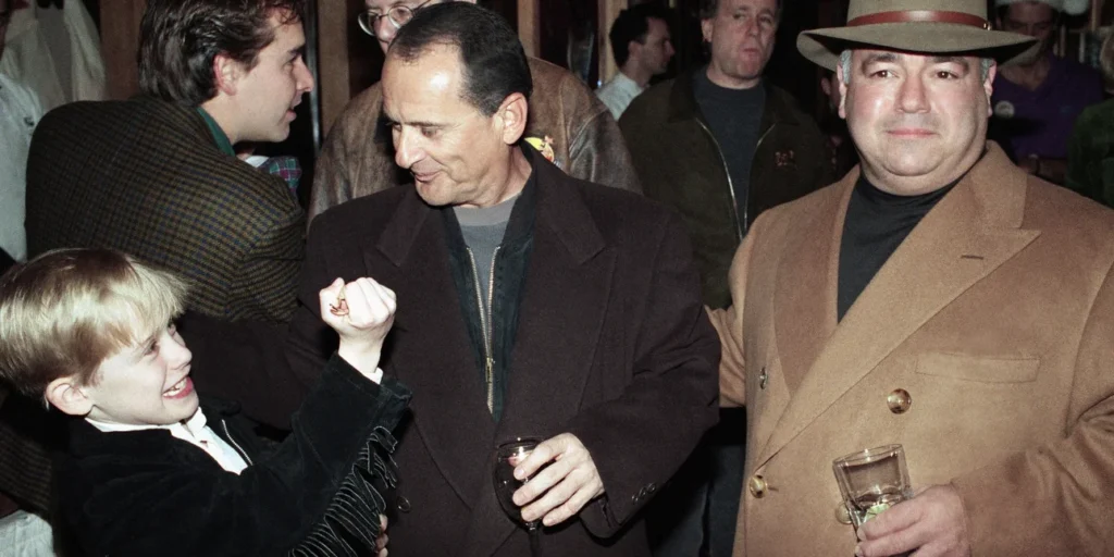 Μακόλεϊ Κάλκιν: «Ο Τζο Πέσι με δάγκωσε στα γυρίσματα του Home Alone — και ακόμα έχω την ουλή!»