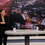 Απρόοπτο on air για την Αφροδίτη Λατινοπούλου — Άγνωστος φώναξε “αυνανιστής” την ώρα της εκπομπής ( VIDEO )