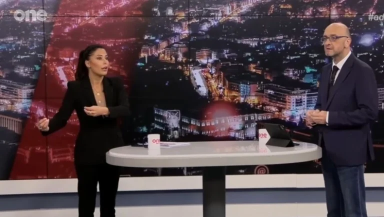 Απρόοπτο on air για την Αφροδίτη Λατινοπούλου — Άγνωστος φώναξε “αυνανιστής” την ώρα της εκπομπής ( VIDEO ) latinopoulou-one