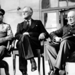 Σαν σήμερα, 28 Νοεμβρίου 1943: Η Συνάντηση που Άλλαξε τον Κόσμο – Το «μαύρο αστείο» του Στάλιν που πάγωσε το δωμάτιο