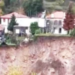 Τζουμέρκα: Σπίτια «κρέμονται» μετά τη μεγάλη κατολίσθηση – Σε συναγερμό οι αρχές Τζουμέρκα: Σπίτια «κρέμονται» μετά τη μεγάλη κατολίσθηση – Σε συναγερμό οι αρχές