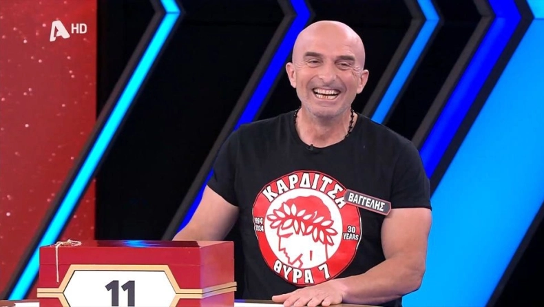 Ο “Λούκι Λουκ” του DEAL! Οπαδός της Θύρας 7 Καρδίτσας έκανε χαμό στο πλατό και έφυγε με 4.250 ευρώ