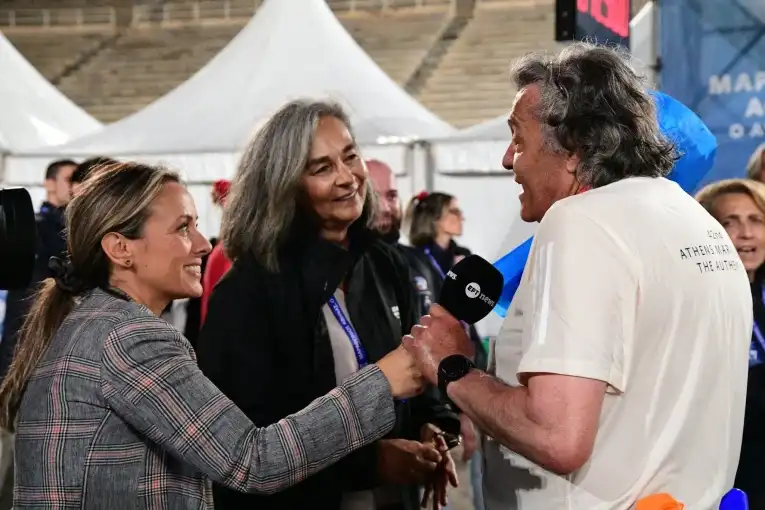 «Να έχουμε την υγειά μας»: Ο τελευταίος δρομέας και το πιο όμορφο μήνυμα του Μαραθωνίου της Αθήνας yfantidis sakorafa