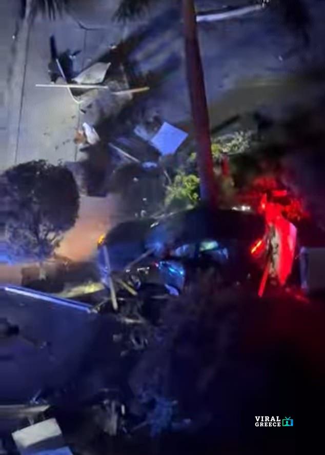 104830681 15392017 The collision sent sparks flying and knocked out the power in Mi a 54 1766025355719