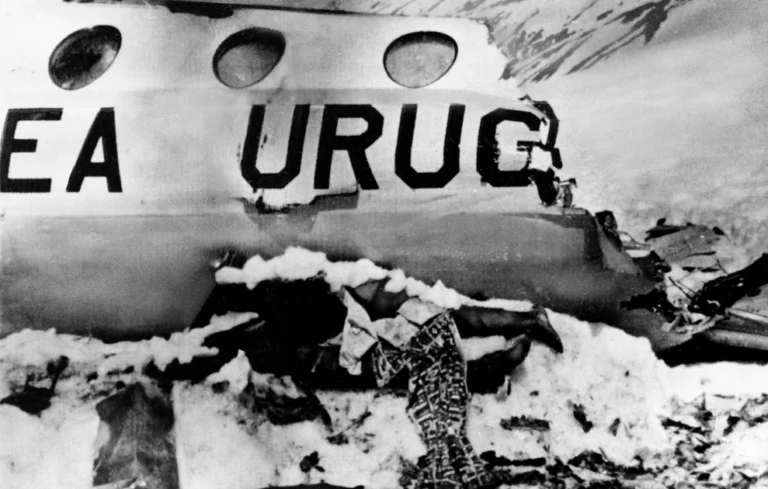 Σαν σήμερα 23 Δεκεμβρίου 1972: Η απίστευτη τραγωδία και διάσωση στις Άνδεις – Το αεροπορικό δυστύχημα που έγραψε ιστορία επιβίωσης 3-17.jpg