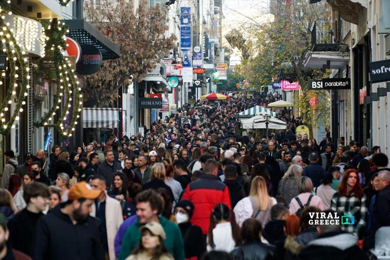 Ξεκίνησε από σήμερα το εορταστικό ωράριο – Ποιες Κυριακές θα είναι ανοικτά τα καταστήματα
