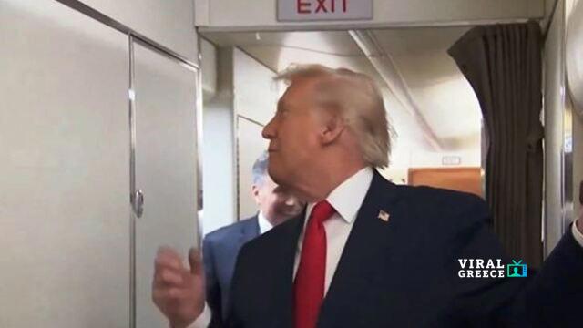 Viral στιγμή στο Air Force One: Η πόρτα της… τουαλέτας “χτύπησε” τον Τραμπ ( VIDEO ) AA1S5R7s.img