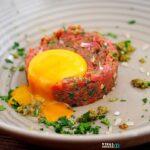 Παρήγγειλε ταρτάρ χωρίς να ξέρει τι είναι – Το δοκίμασε, το έψησε και έγινε viral Παρήγγειλε ταρτάρ χωρίς να ξέρει τι είναι – Το δοκίμασε, το έψησε και έγινε viral