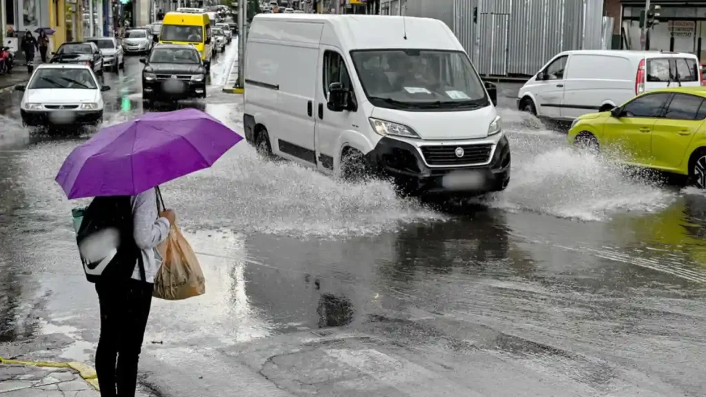 Κακοκαιρία Byron & εργασία: Τι ισχύει τελικά με τις απουσίες;