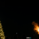 Αντί για χειροκροτήματα… μπαλωθιές στη φωταγώγηση δέντρου στα Χανιά