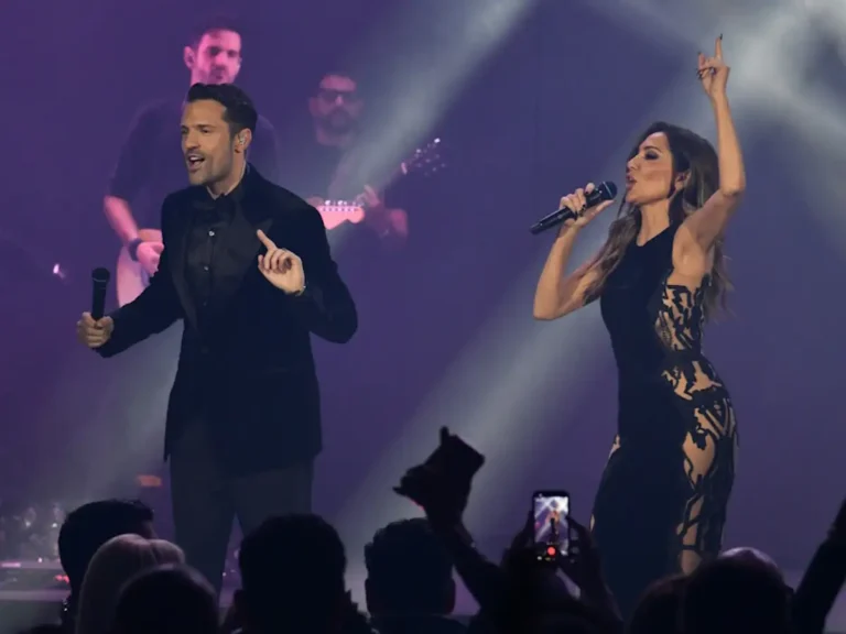 Λάμψη Hollywood στην πρεμιέρα Αργυρού – Βανδή: Η εντυπωσιακή άφιξη της Κίμπερλι Γκιλφόιλ που τράβηξε όλα τα βλέμματα argiros-3.jpg