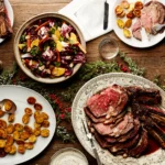 Πιο «βαρύ» το χριστουγεννιάτικο τραπέζι φέτος: Από 112 έως 160 ευρώ για 6-8 άτομα