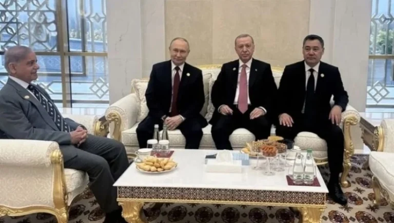 Αμήχανη στιγμή σε διεθνές φόρουμ: Ο πρωθυπουργός του Πακιστάν «εισέβαλε» σε συνάντηση Ερντογάν – Πούτιν edfb3e7e-erdogan