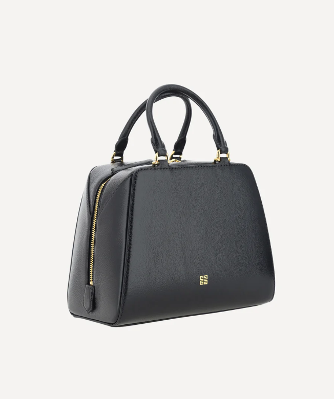 Ελένη Μενεγάκη: Η τρυφερή στιγμή με τον γιο της Άγγελο και η εμφάνιση που συζητήθηκε givenchy bag.png