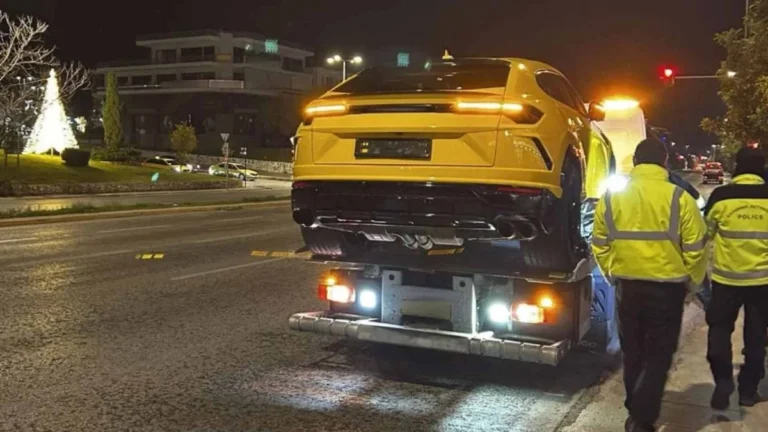 Πανικός σε μπλόκο αλκοτέστ: Παράτησε Lamborghini €300.000 σε στάση λεωφορείου και το έβαλε στα πόδια! lamborghini-troxaia
